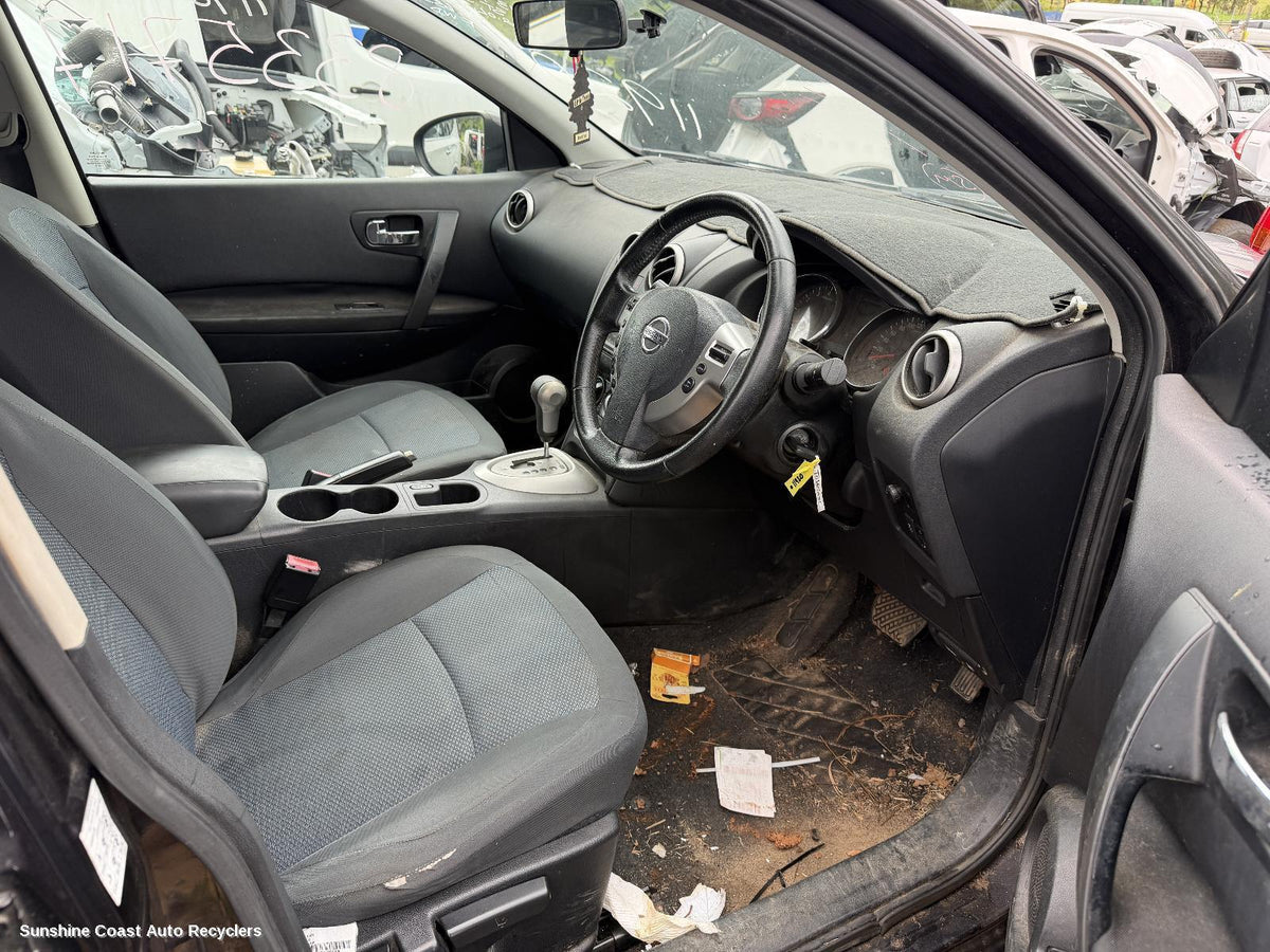 2007-2014 Nissan Dualis Right Front Door Window
