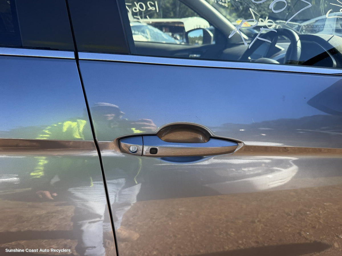 2017-2026 Mitsubishi Eclipse Cross Door Handle