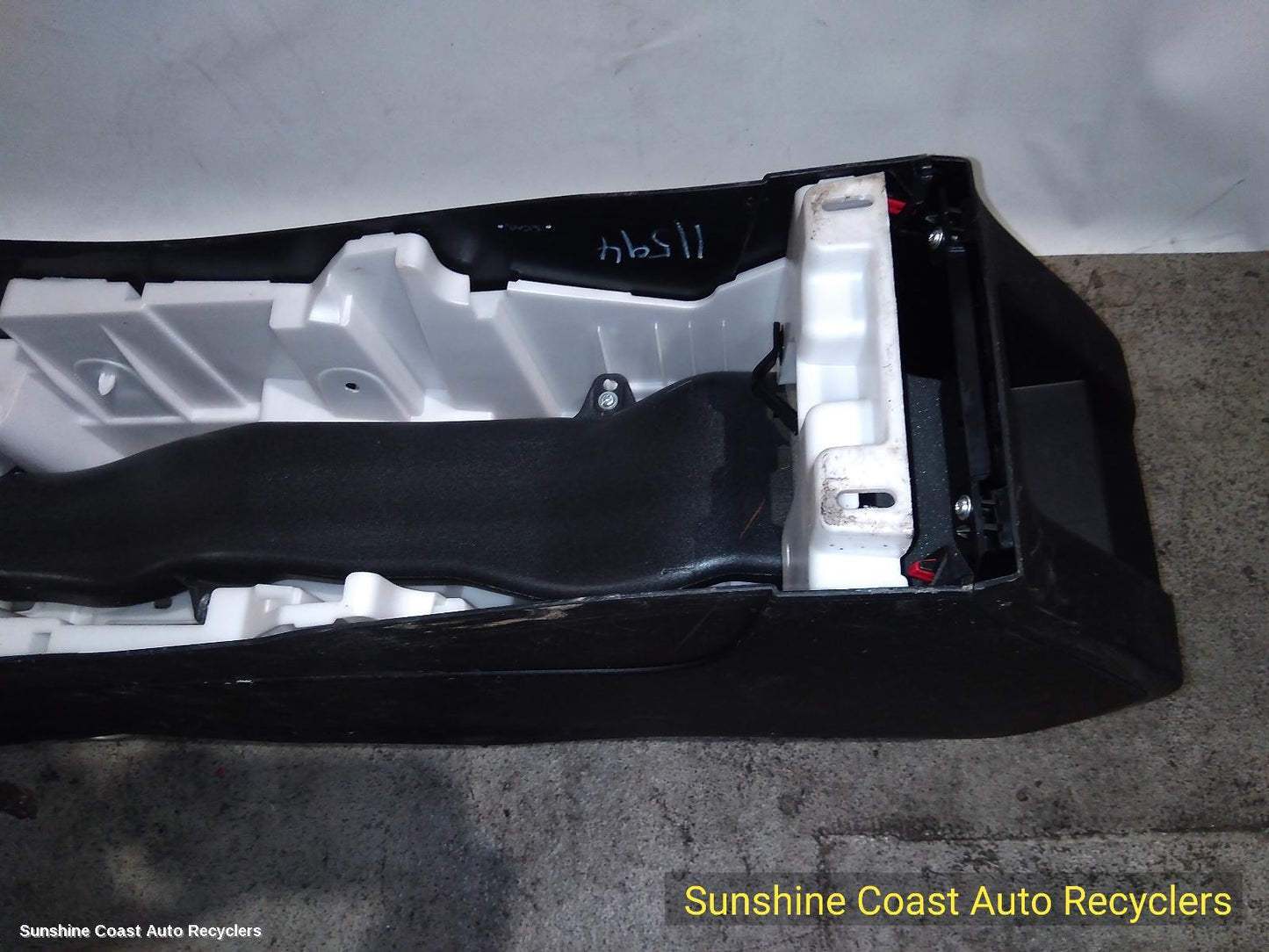 2021-2026 Mitsubishi Outlander Console