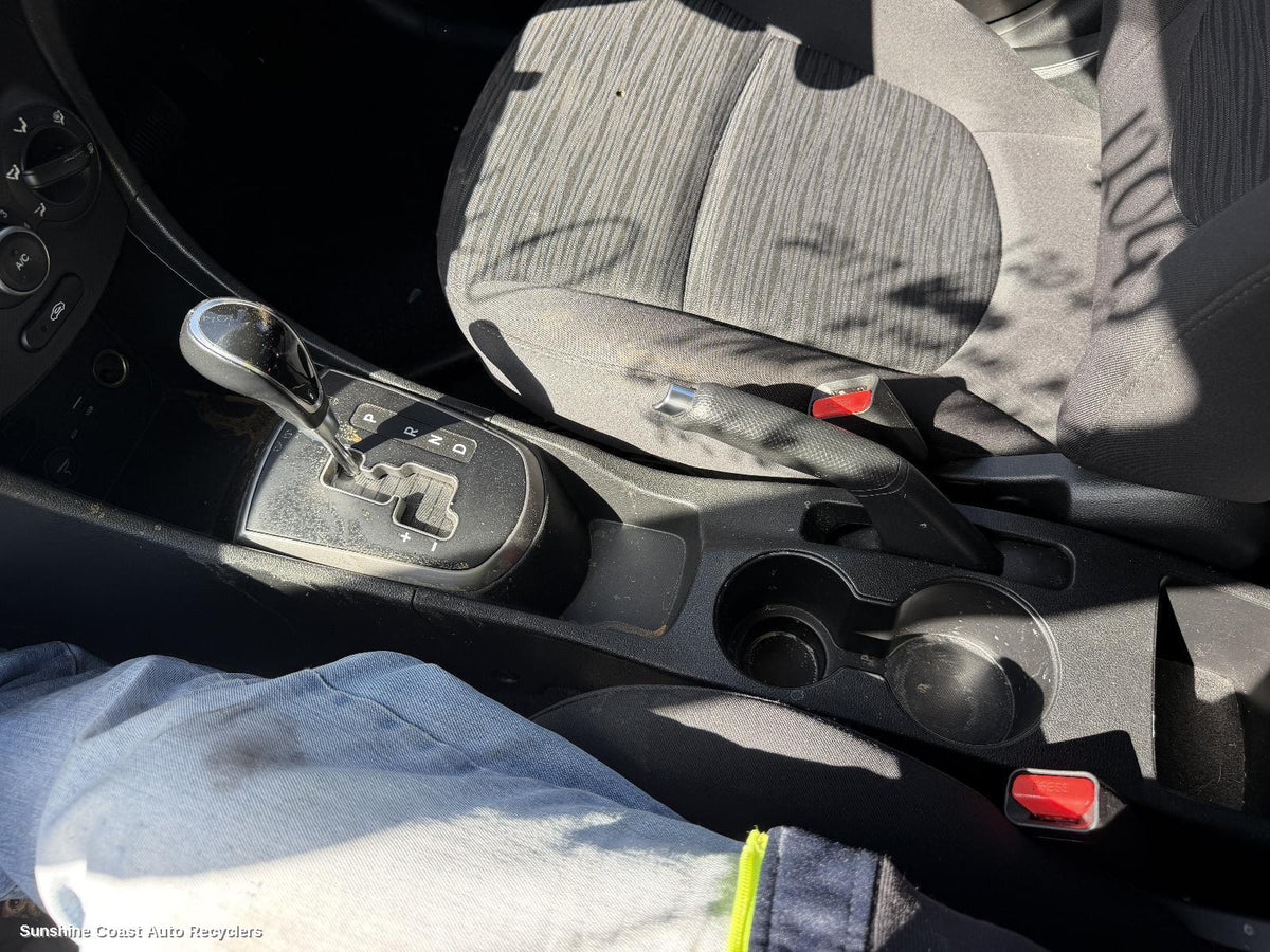 2011-2019 Hyundai Accent Handbrake Lever