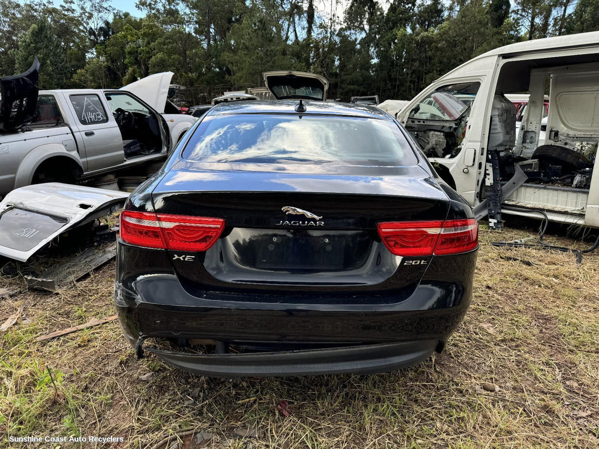 2015-2019 Jaguar Xe Left Front Door