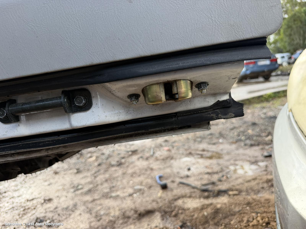 2001-2004 Nissan Patrol Door Boot Gate Lock