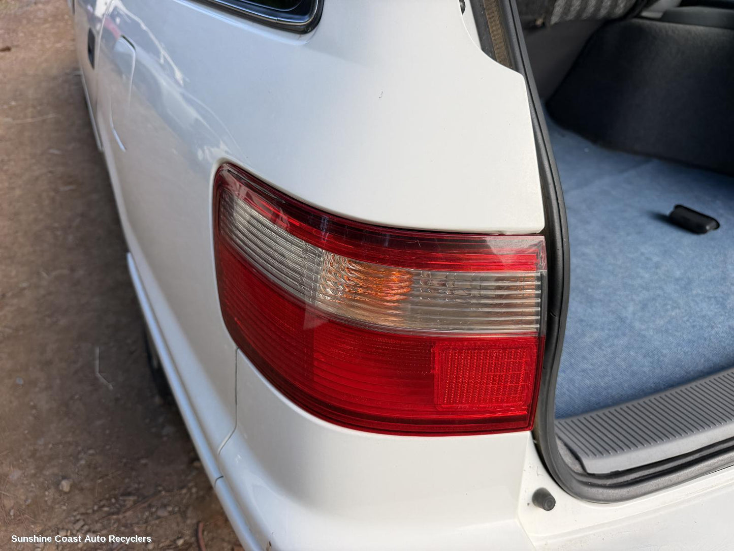 1997-2002 Toyota Camry Left Taillight