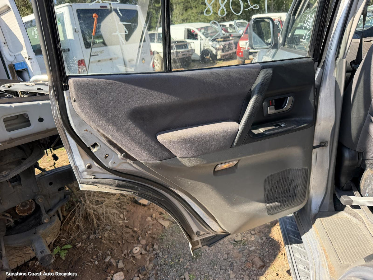 2002-2006 Mitsubishi Pajero Door Handle
