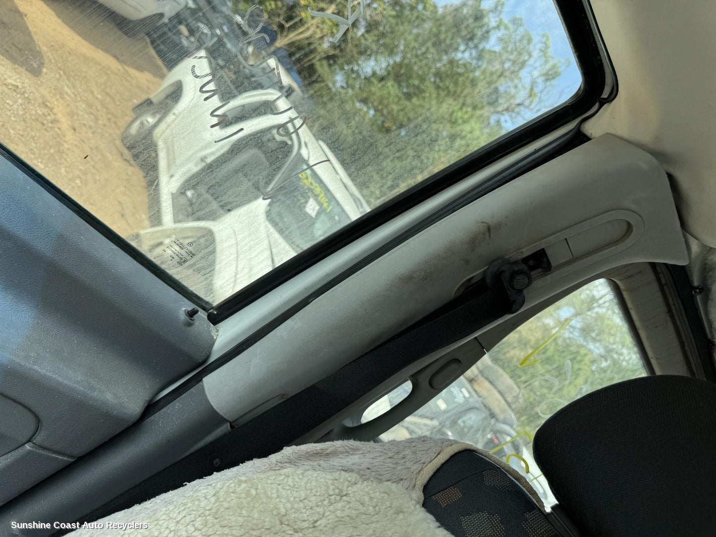 2005 Mercedes Vito Seatbelt Stalk