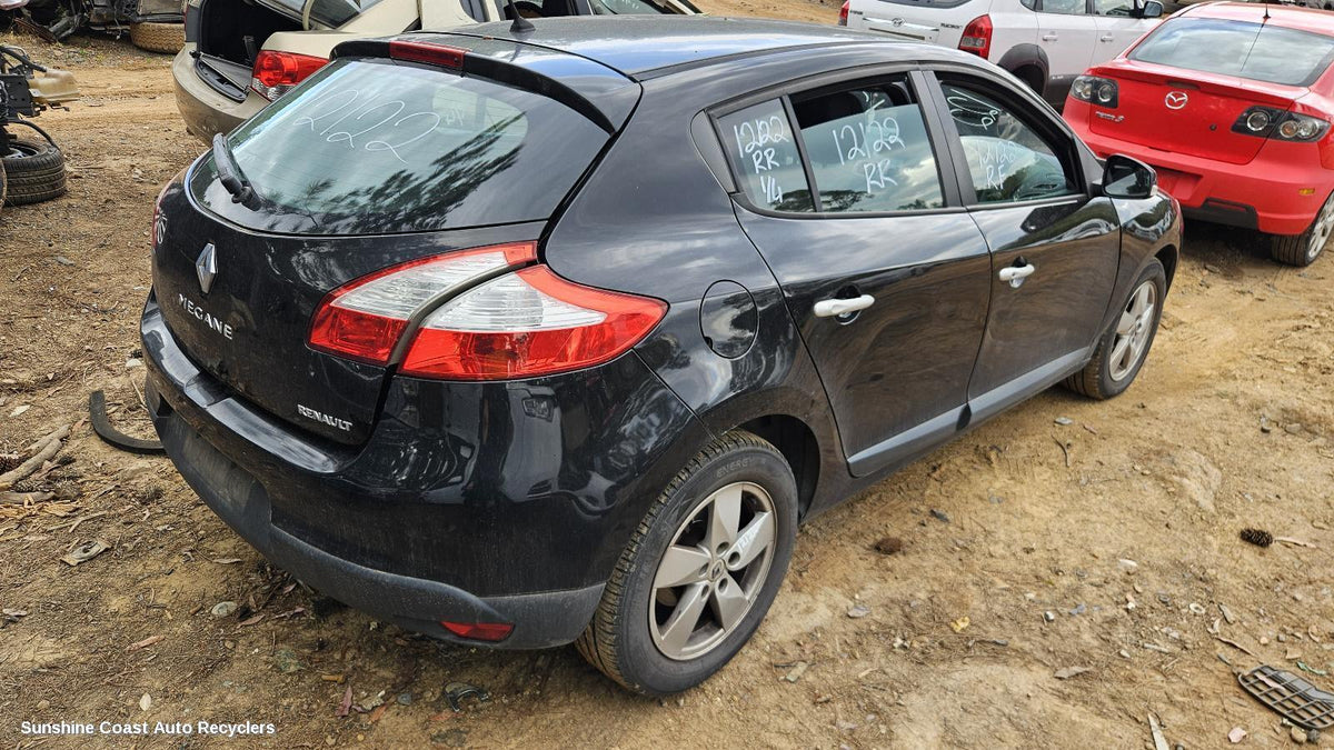 2010-2016 Renault Megane Fuel Door   Filler