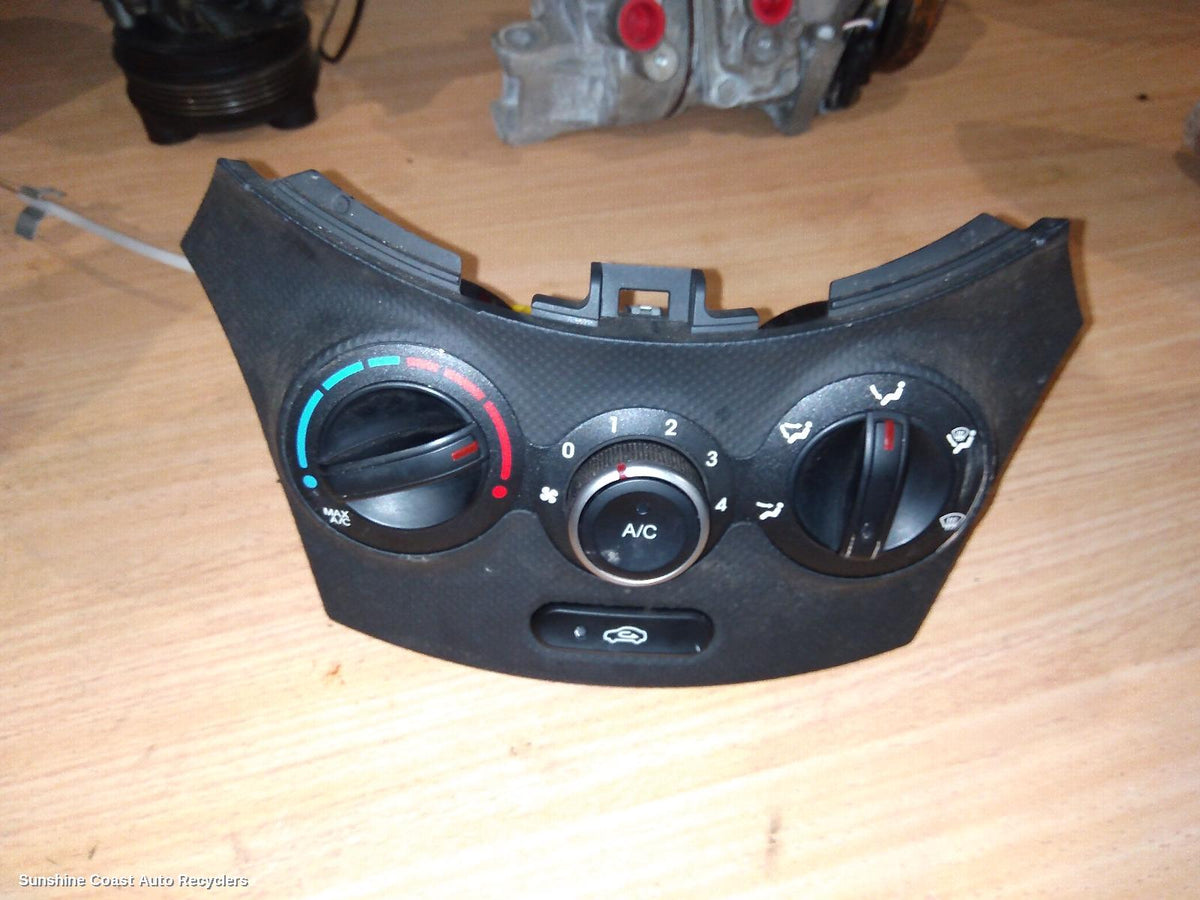 2011-2019 Hyundai Accent Heater Ac Controls