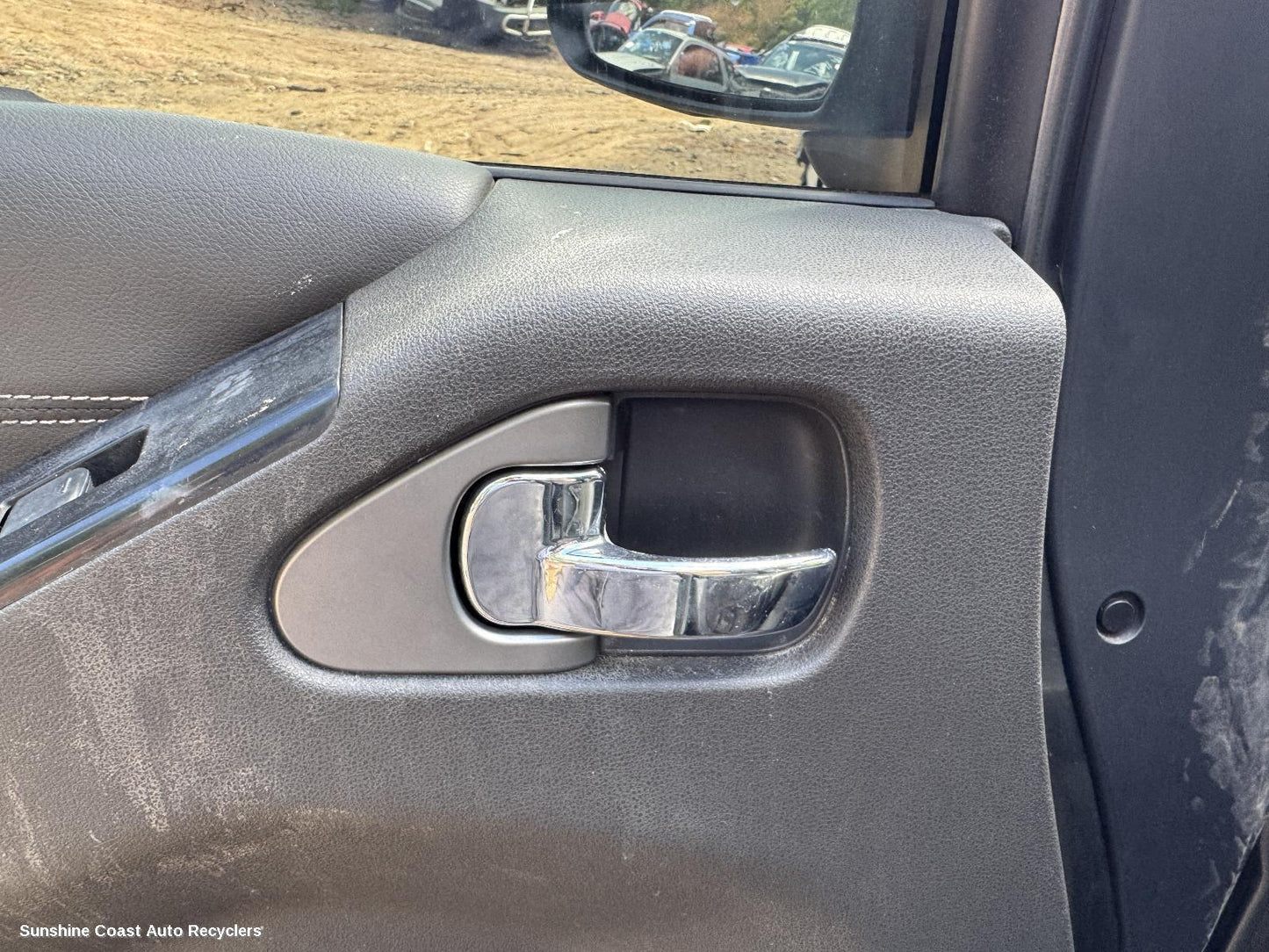 2012 Nissan Pathfinder Door Handle