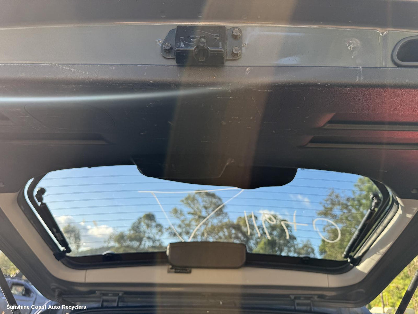 2004-2010 Hyundai Tucson Rear Tailgate Glass
