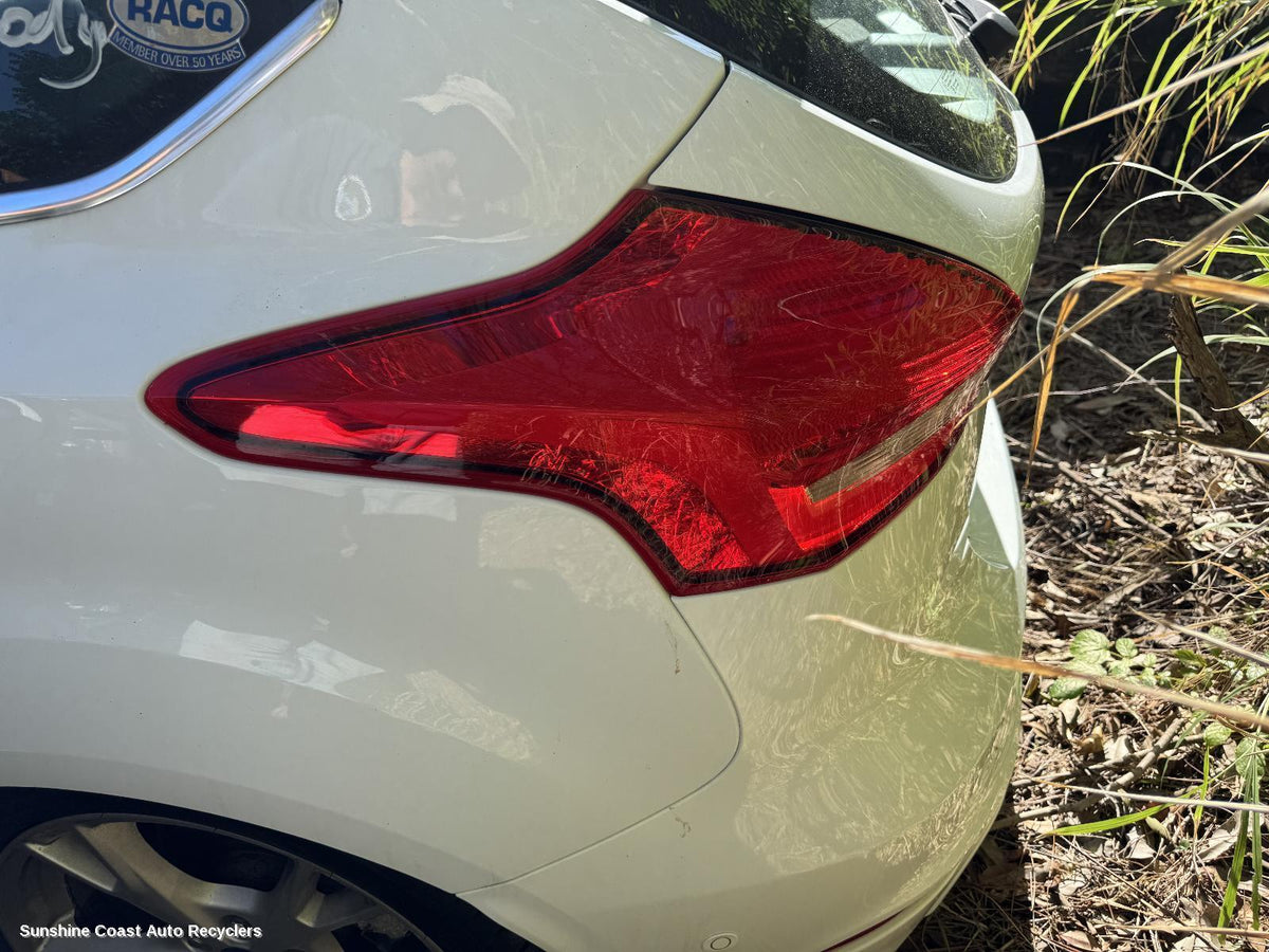 2015-2018 Ford Focus Left Taillight