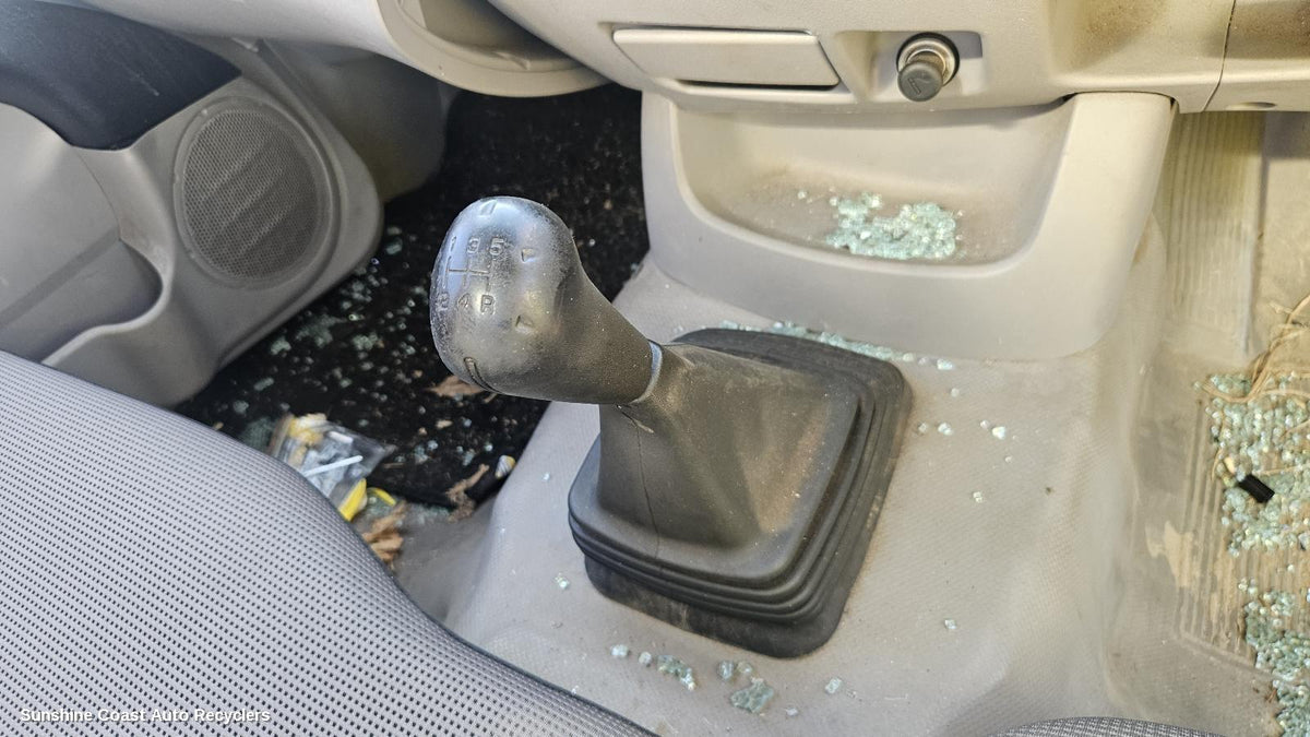 2009-2015 Mitsubishi Triton Gear Stick Shifter