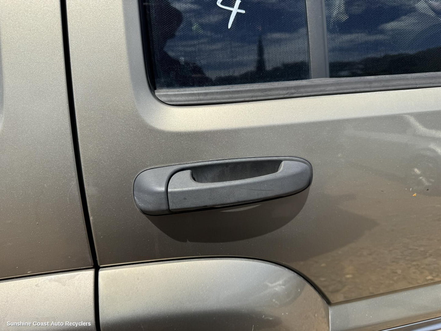 2004 Jeep Cherokee Door Handle