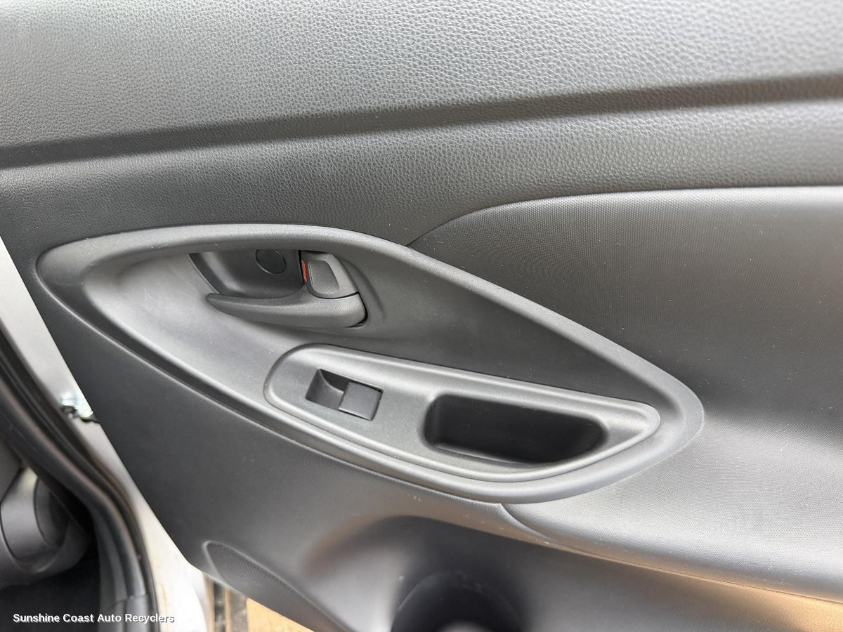 2020-2026 Toyota Yaris Cross Door Handle