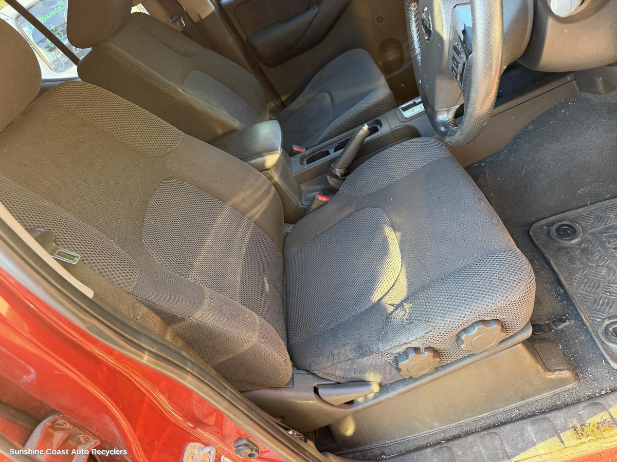 2005-2010 Nissan Navara Front Seat