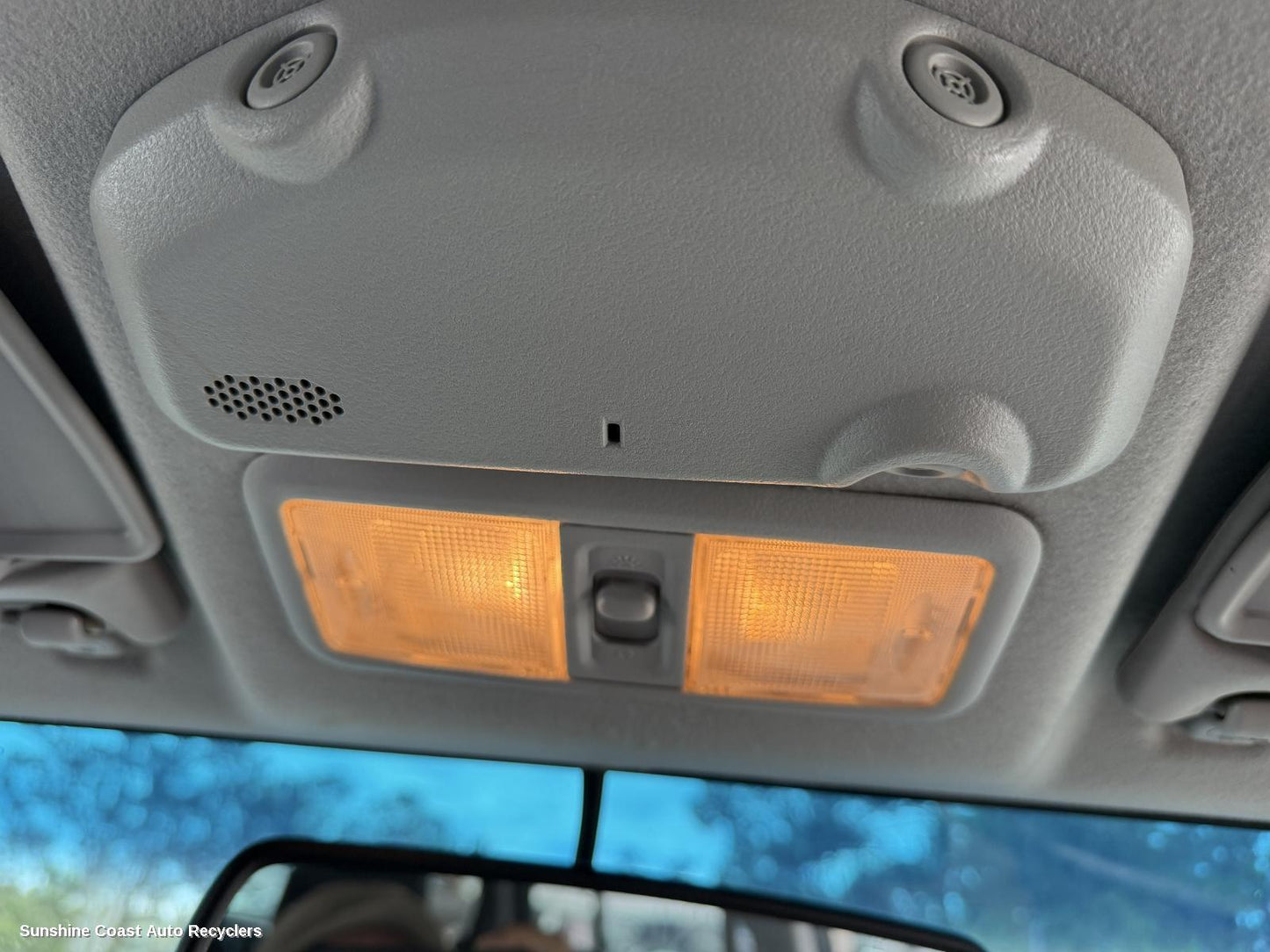 2006-2021 Mitsubishi Pajero Courtesy Light