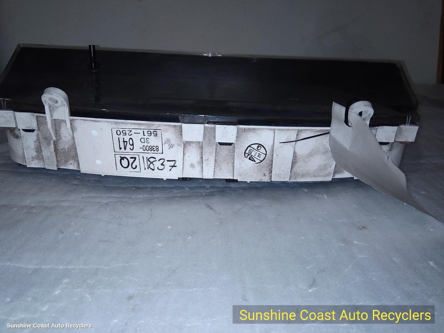 1997-2005 Toyota Hilux Instrument Cluster