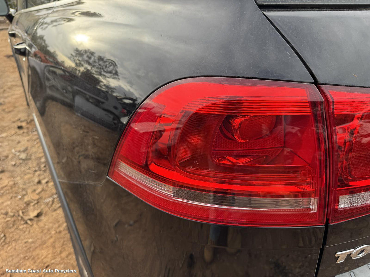 2010-2018 Volkswagen Touareg Left Taillight