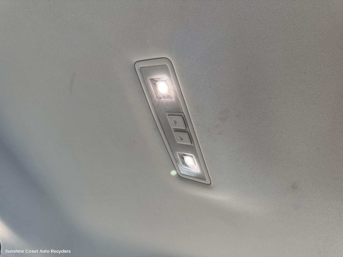 2022 Volkswagen Tiguan Courtesy Light