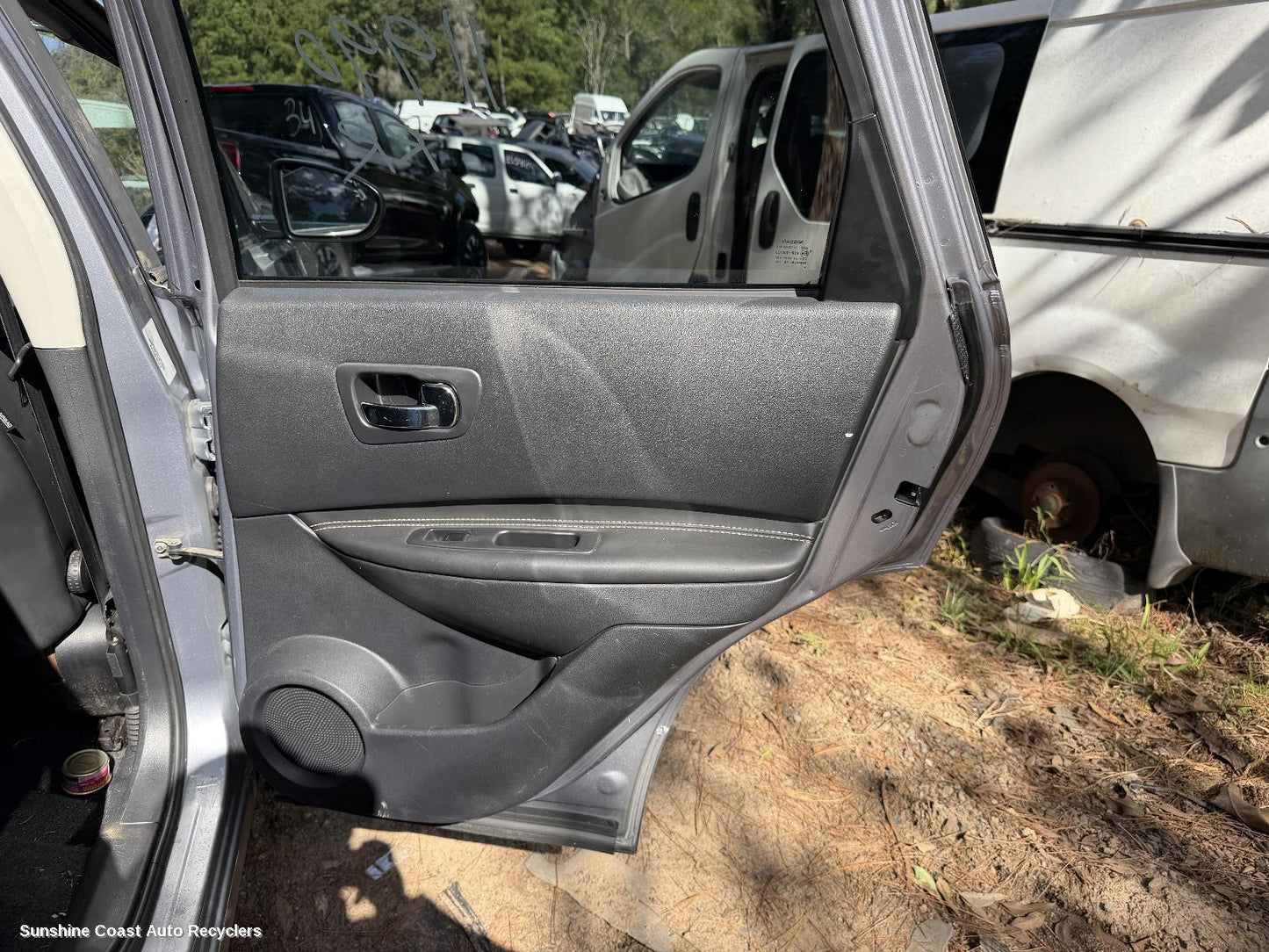 2007-2014 Nissan Dualis Door Trim