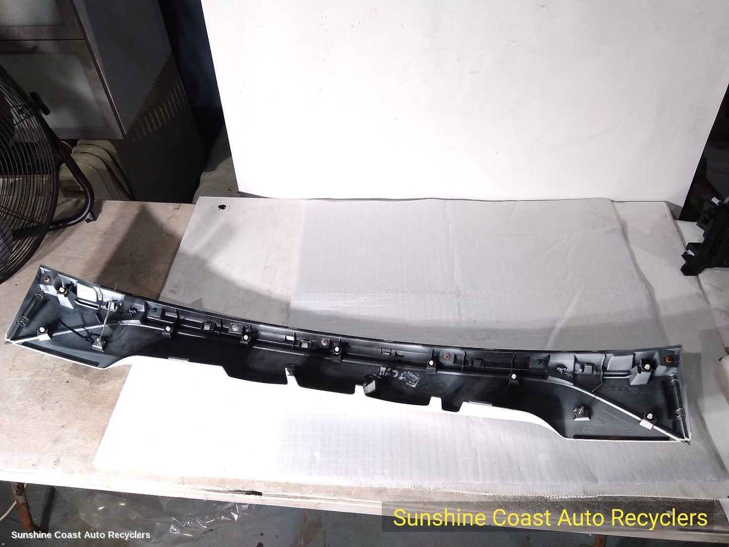 2014 Mitsubishi Outlander Rear Garnish