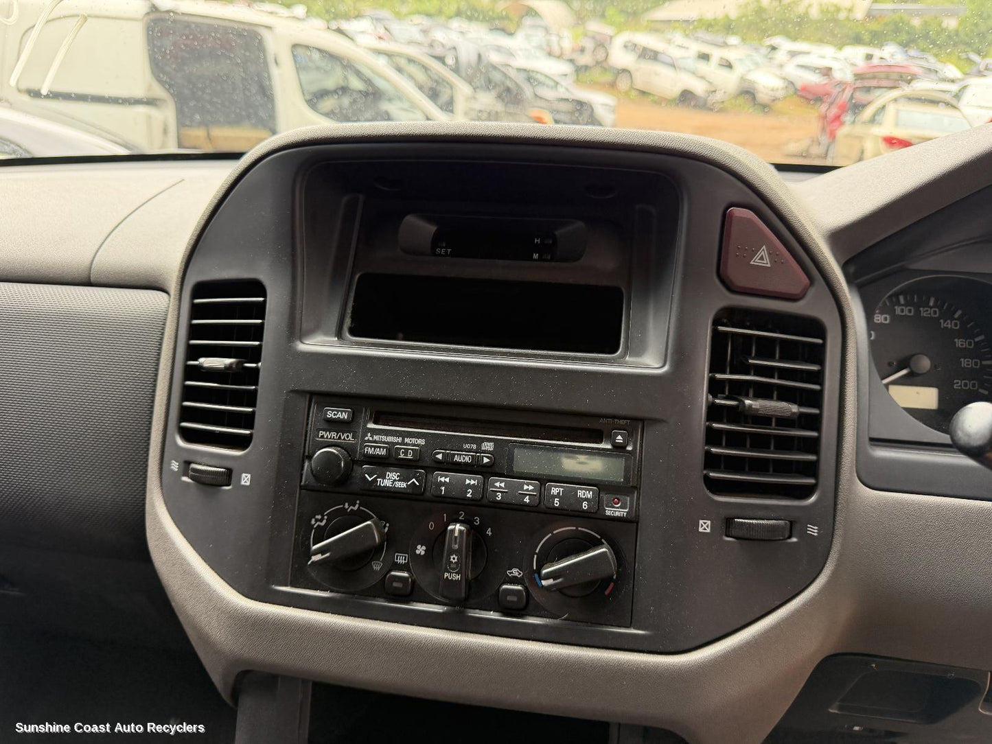 2000-2006 Mitsubishi Pajero Radio Cd Dvd Sat Tv