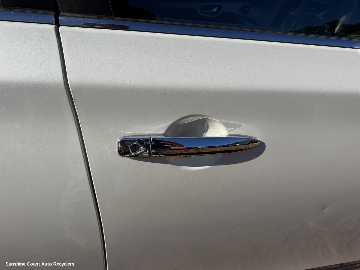 2012-2017 Nissan Pulsar Door Handle