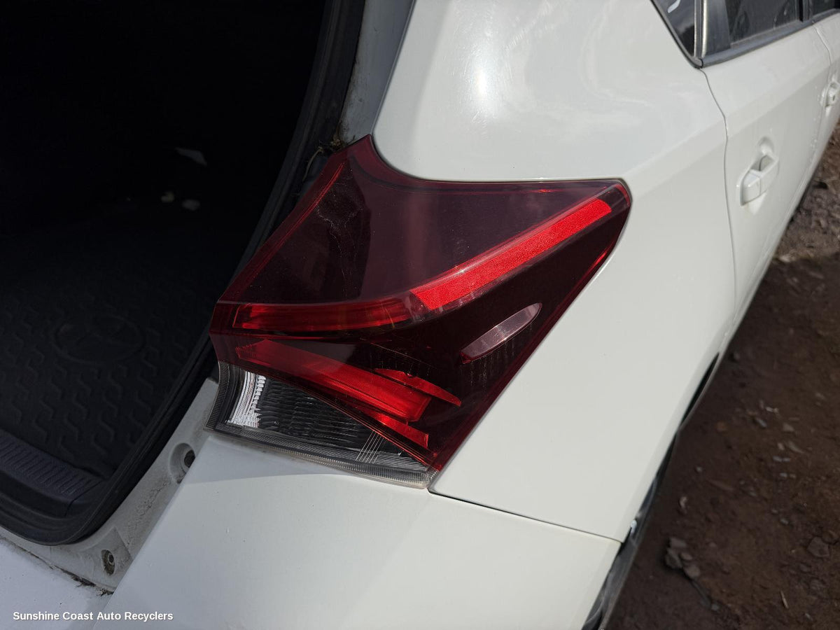 2015-2018 Toyota Corolla Right Taillight