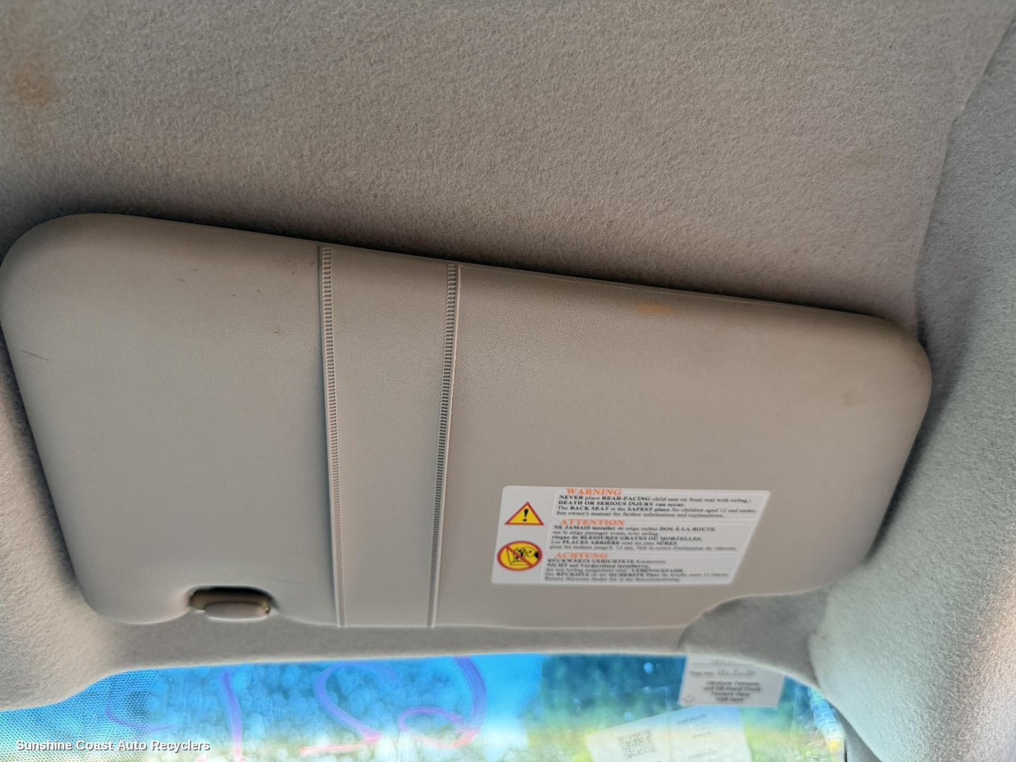 2014 Nissan Juke Sunvisor