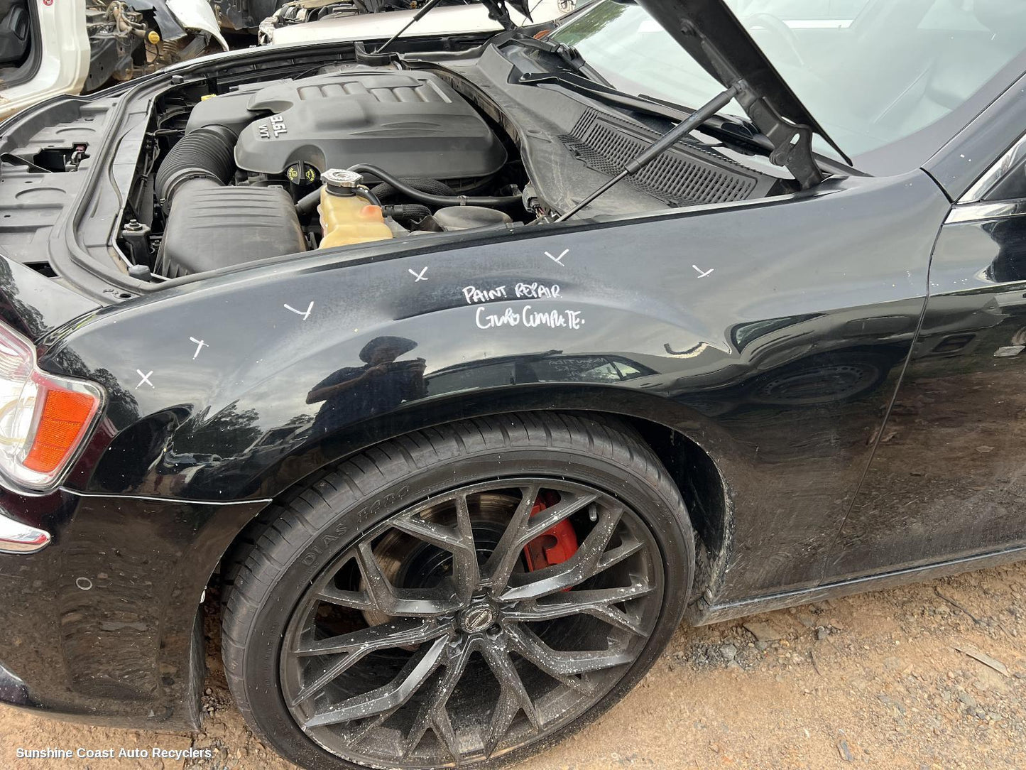 2014 Chrysler 300c Left Guard