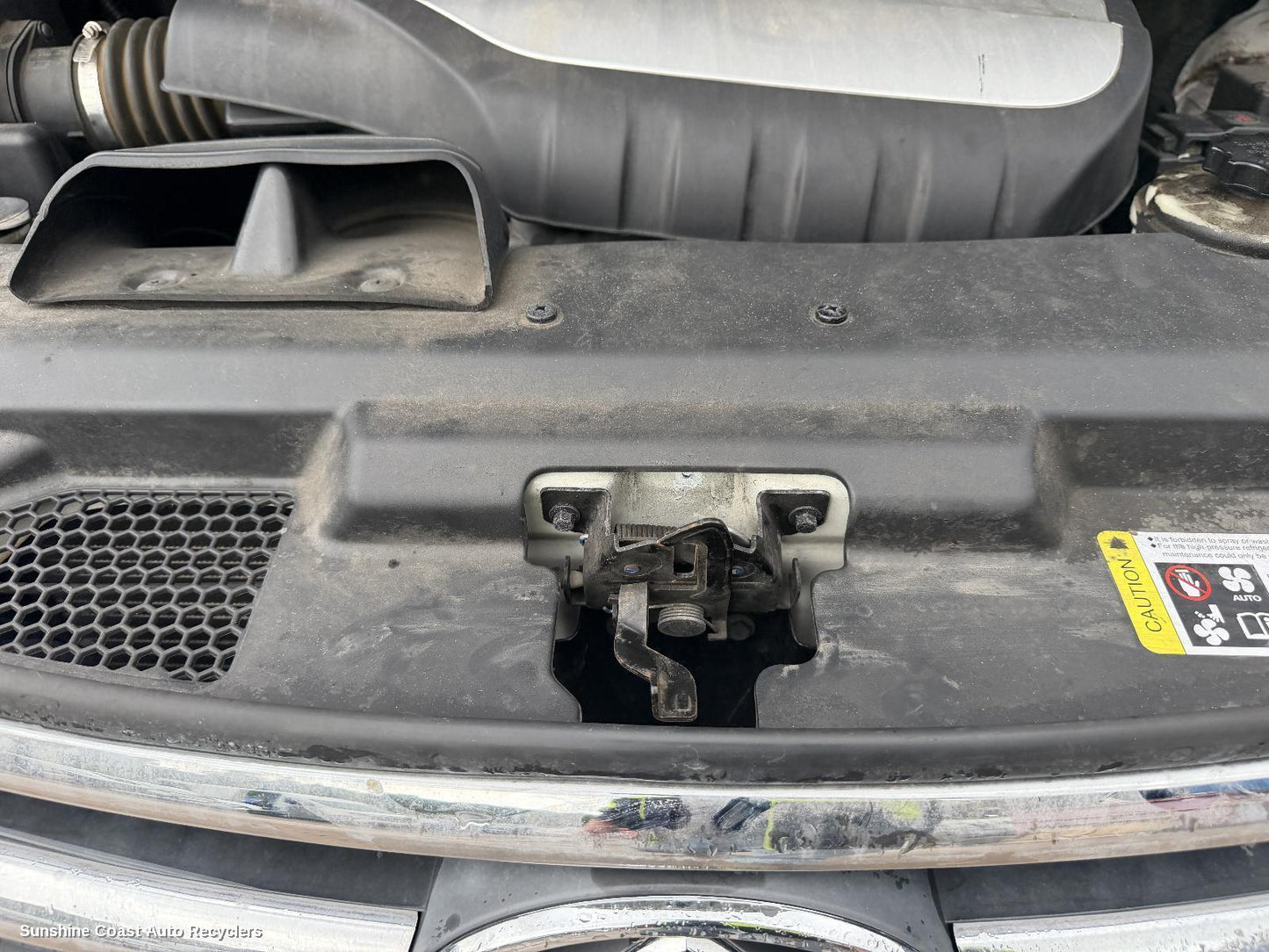 2015-2025 Ldv G10 Bonnet Lock Support