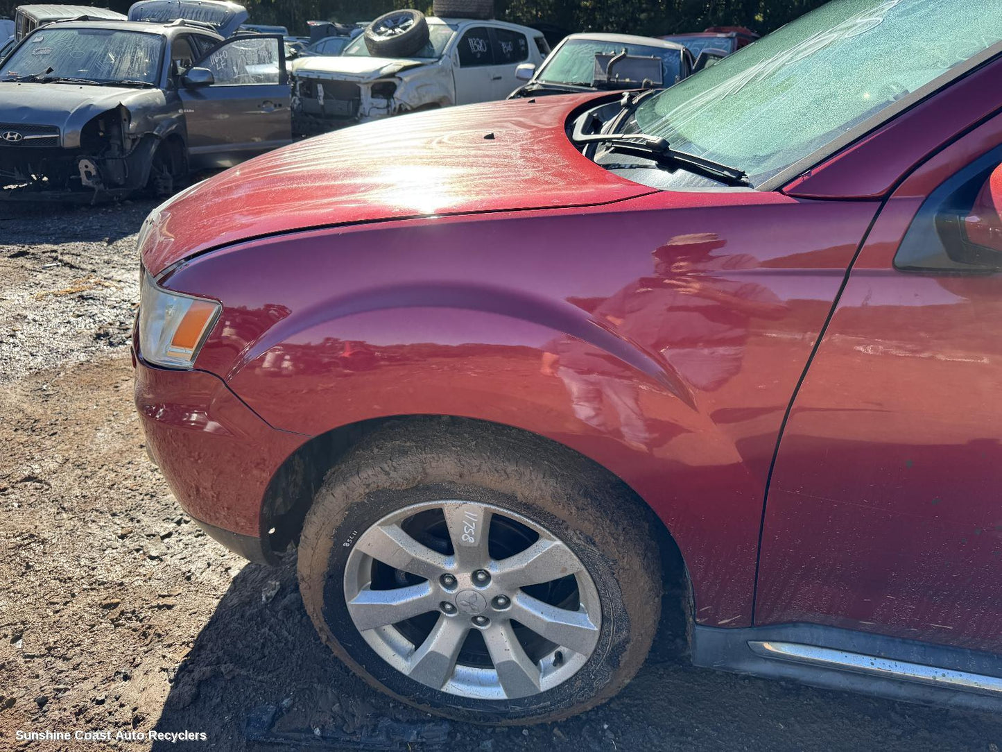 2009-2012 Mitsubishi Outlander Left Guard