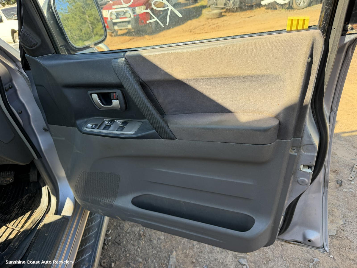 2002-2006 Mitsubishi Pajero Speaker