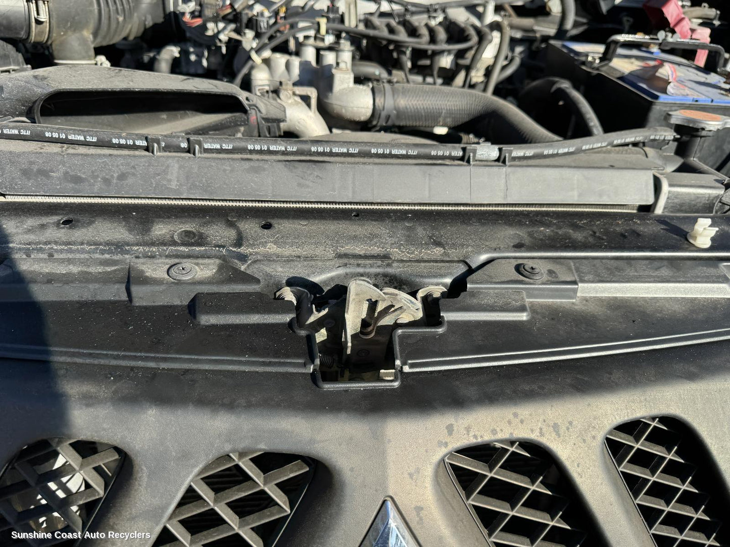 2008 Mitsubishi Triton Bonnet Lock Support
