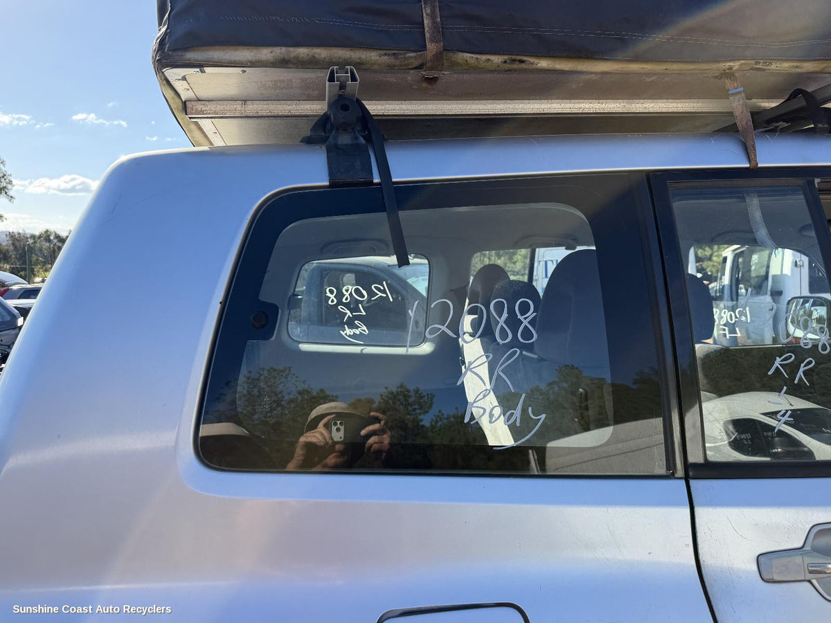 2000-2006 Mitsubishi Pajero Right Rear Side Glass