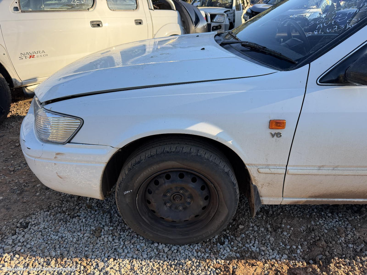 1997-2002 Toyota Camry Left Guard