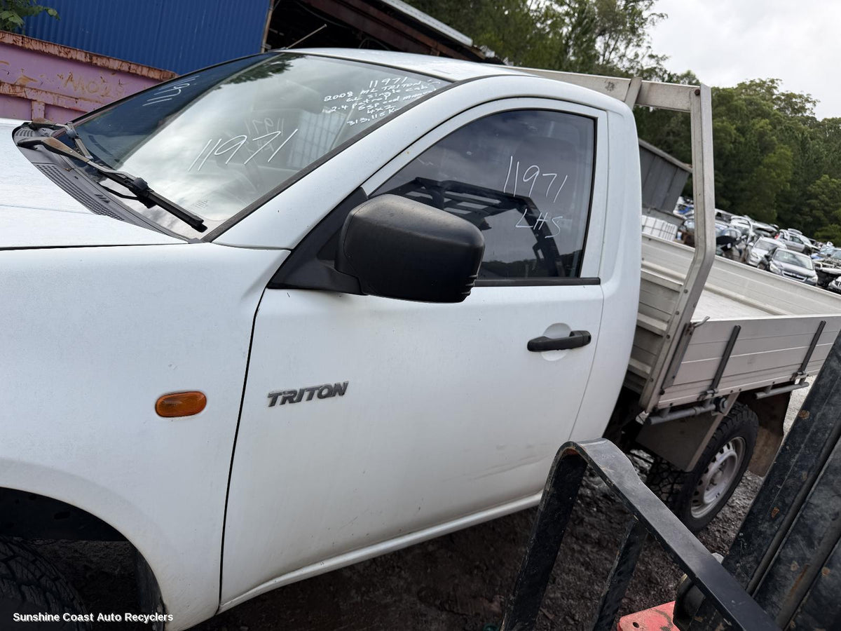 2006-2015 Mitsubishi Triton Left Front Door