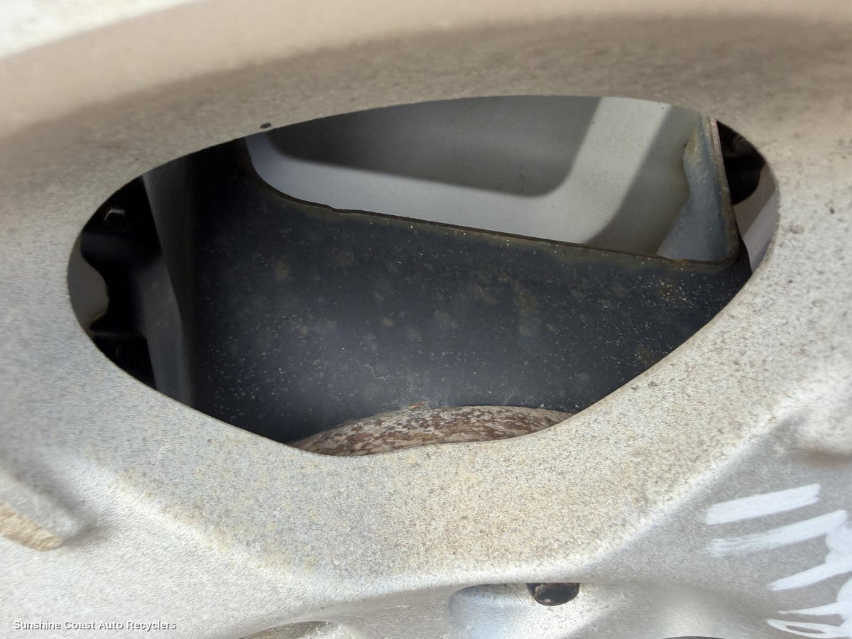 2000-2006 Mitsubishi Pajero Spare Wheel Carrier
