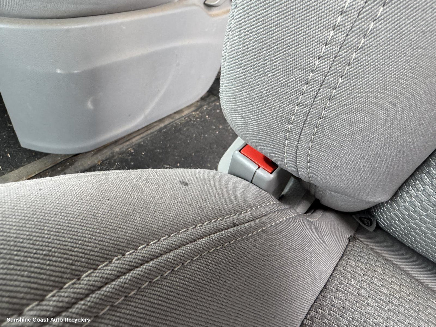 2019 Ldv G10 Seatbelt Stalk