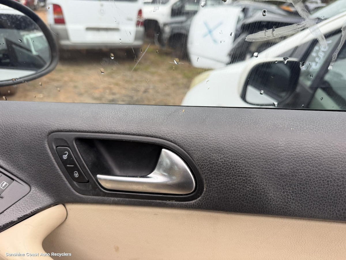 2008-2011 Volkswagen Tiguan Door Handle