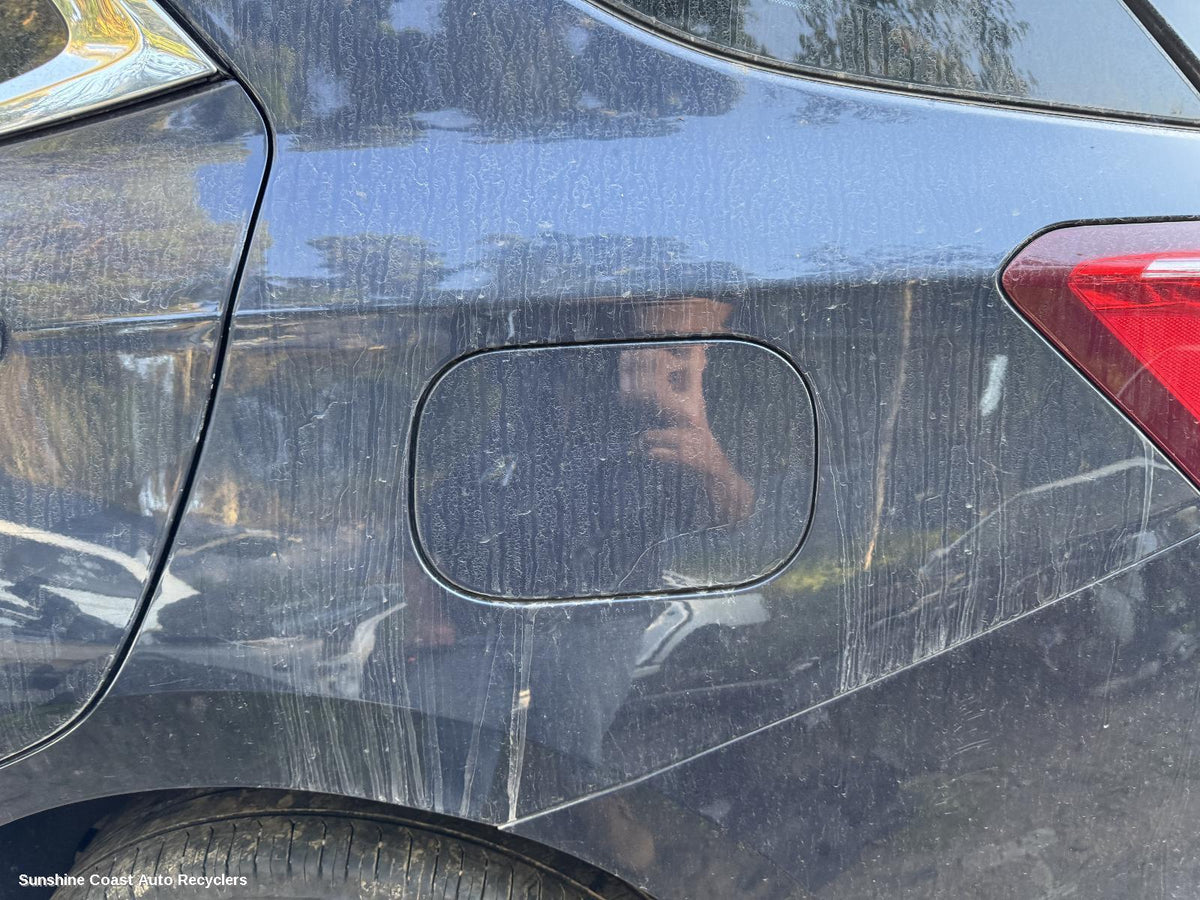 2017-2020 Holden Equinox Fuel Door   Filler