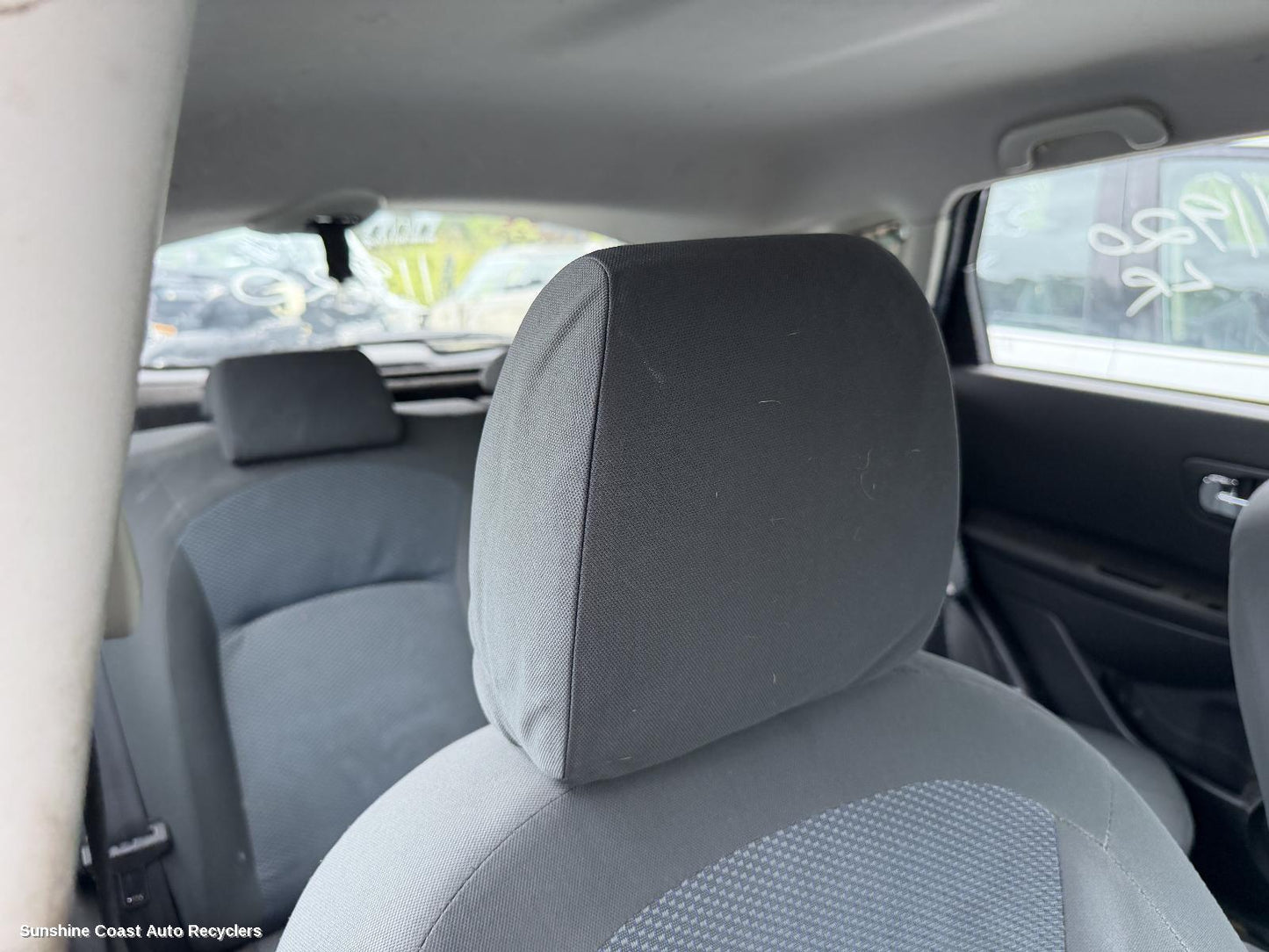 2007-2014 Nissan Dualis Headrest