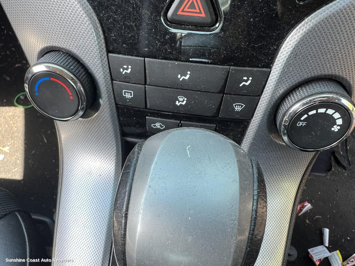 2011-2017 Holden Cruze Heater Ac Controls