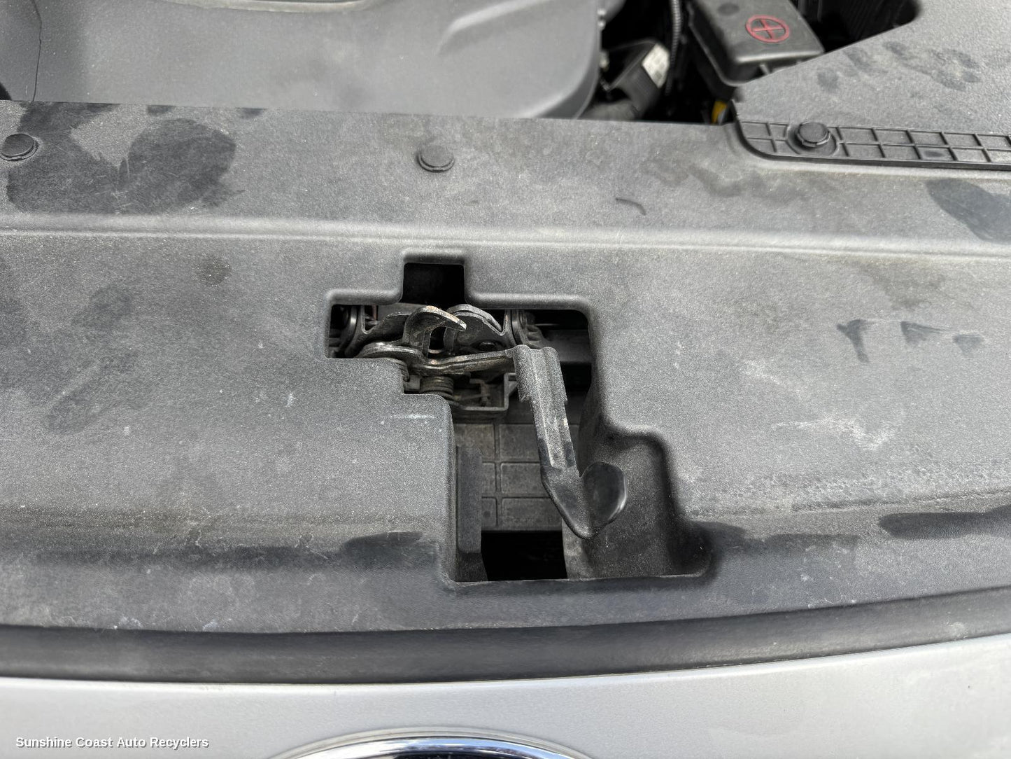 2015 Kia Carnival/grand Carnival Bonnet Lock Support