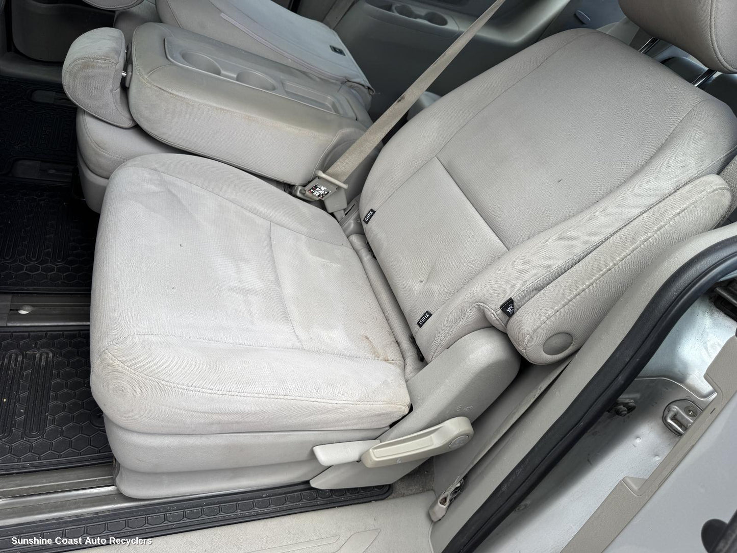 2015 Kia Carnival/grand Carnival 2nd Seat  Rear Seat