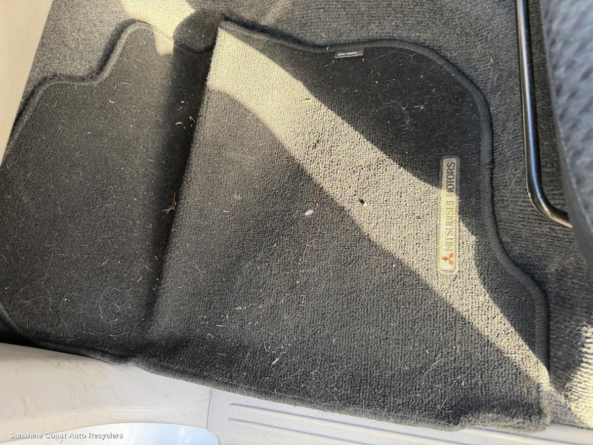 2009-2015 Mitsubishi Challenger Floor Mats