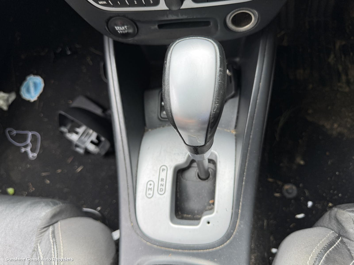 2010-2013 Renault Megane Gear Stick Shifter