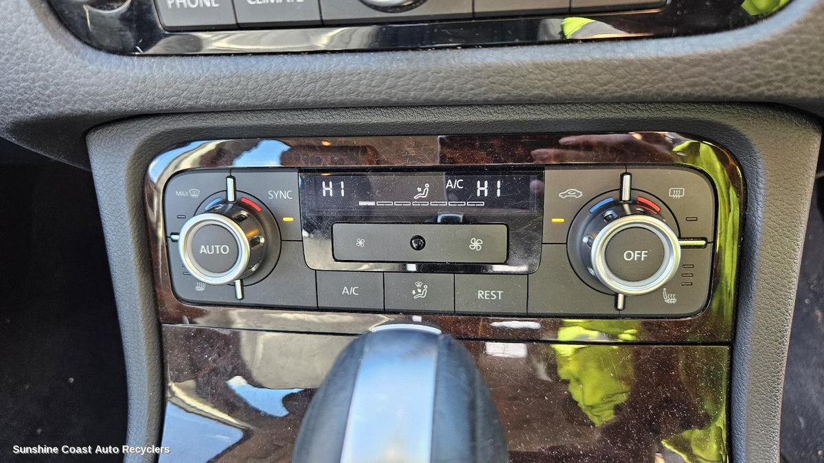 2010-2014 Volkswagen Touareg Heater Ac Controls