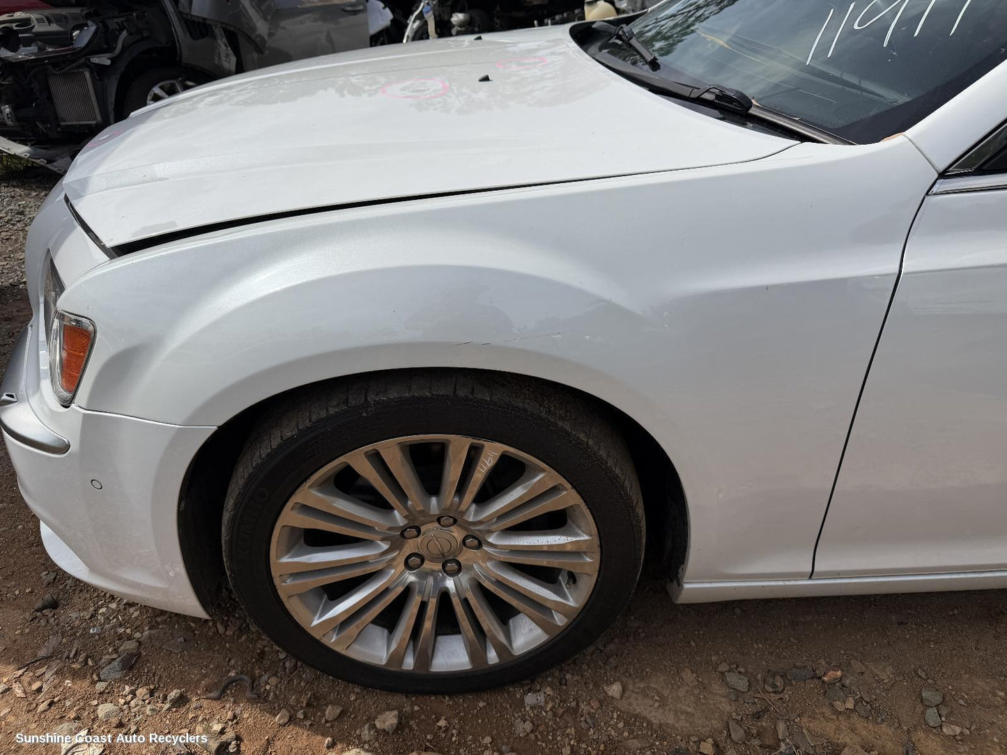 2012 Chrysler 300c Left Guard