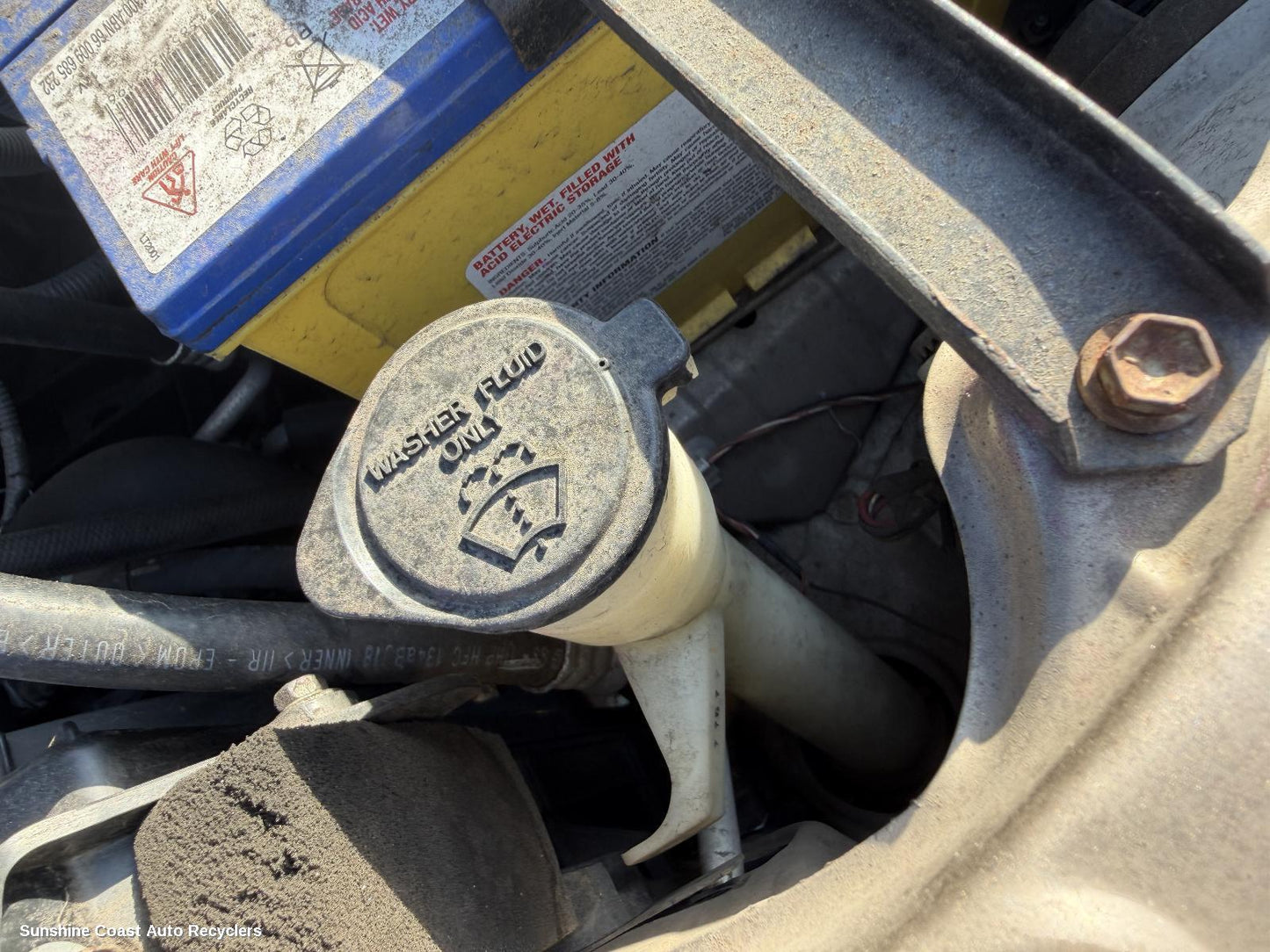 2005 Toyota Hilux Washer Bottle