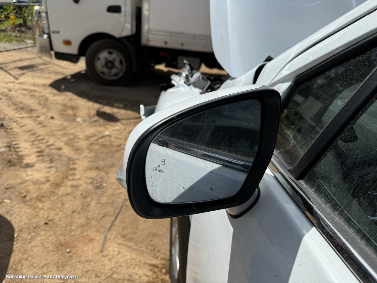 2022-2023 Suzuki S-cross Left Door Mirror